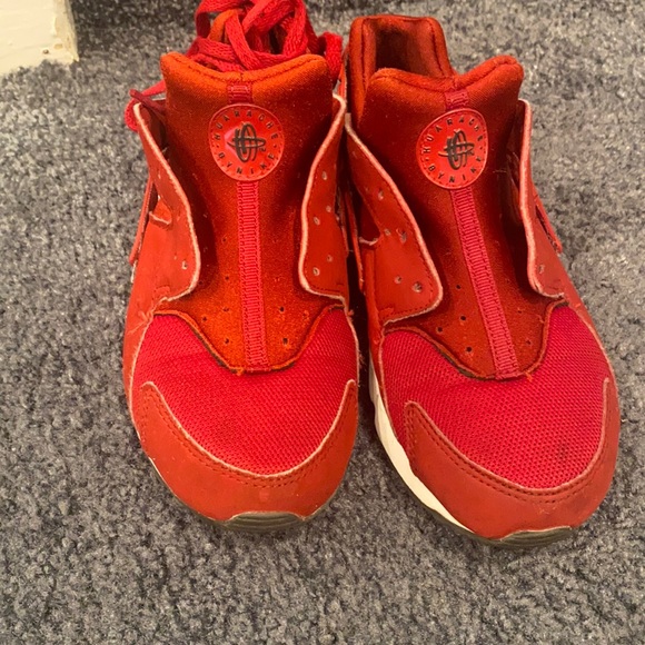 Huarache blood red sneakers-size 3yr UC - Picture 1 of 13